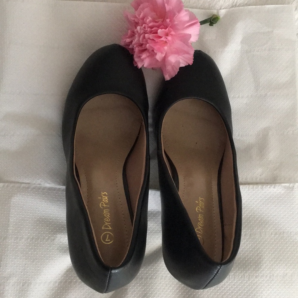 Shoes - Picture 4 of 4